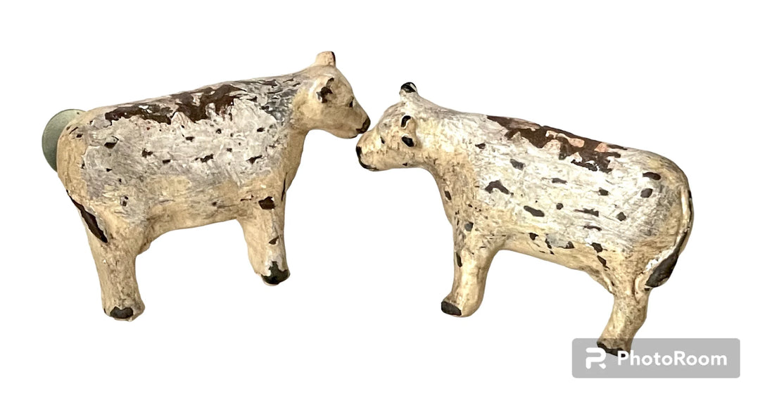 Charleston Knob Company Pair of 2 Cows - Rustic Whitewash Knobs