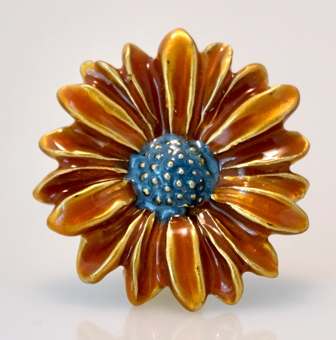 Charleston Knob Company Flower Knob - Daisy