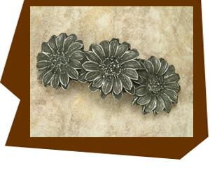 Anne at Home Three Daisey Flower Cabinet Pull - cabinetknobsonline